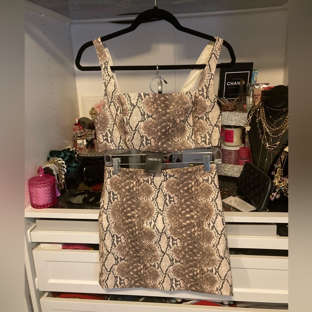 NWT Faux snake skin set